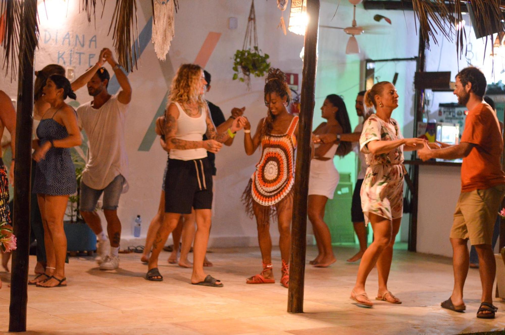 Indiana Kite School And Hostel Кумбуко Екстериор снимка